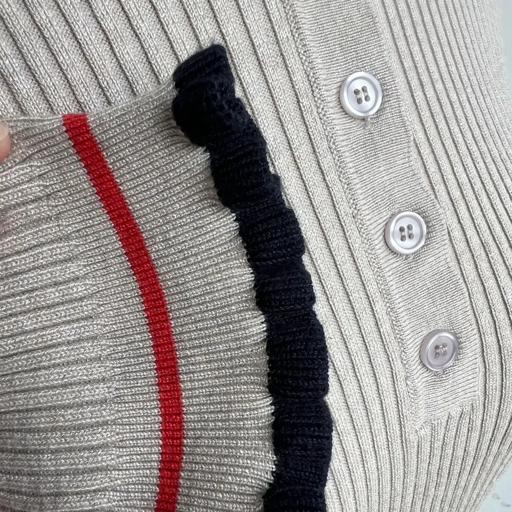 Button trim knit cardigan detail