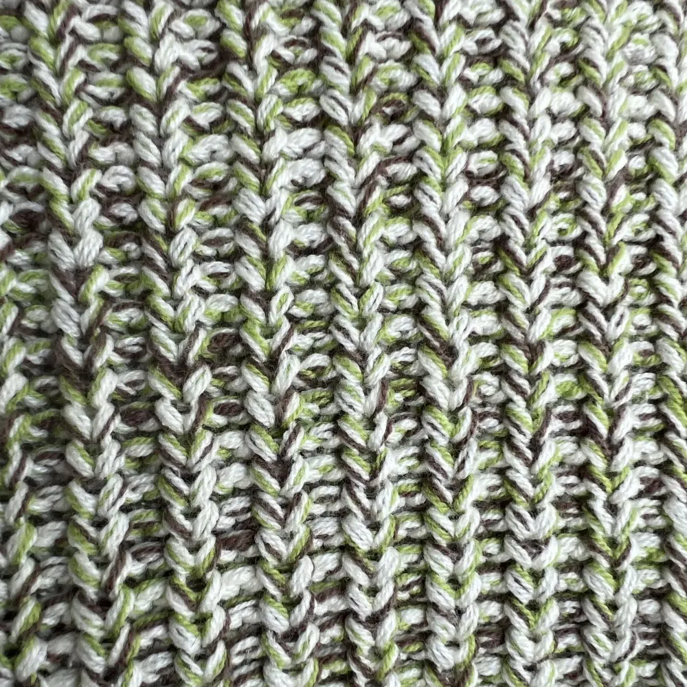 Green space dye knit detail