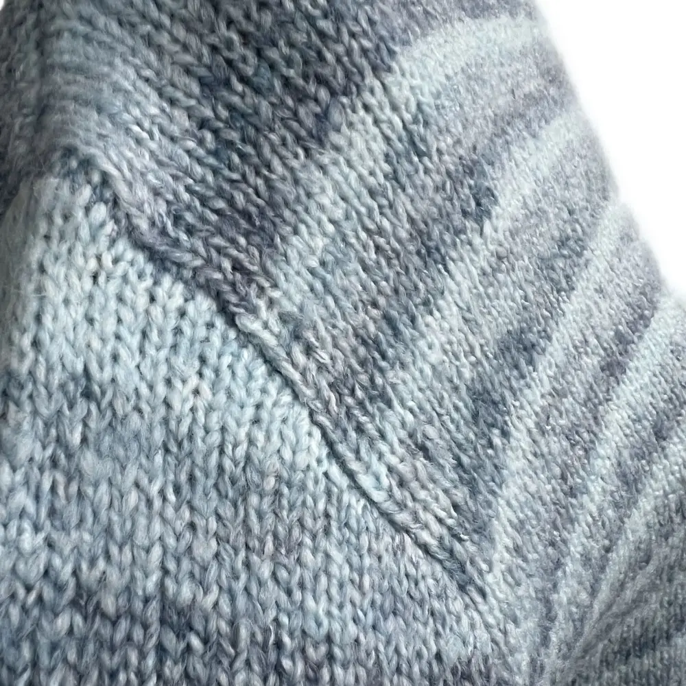 Ombre knit shoulder detail