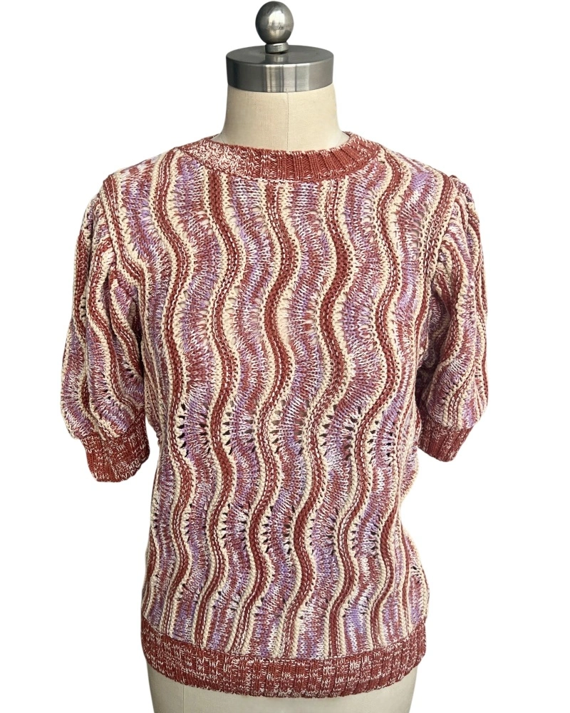 Women's wave pattern short sleeve knit top
